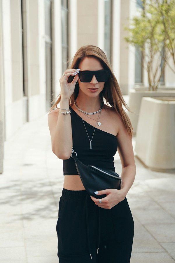 Découvrez les sacs banane : style, confort et promotions !